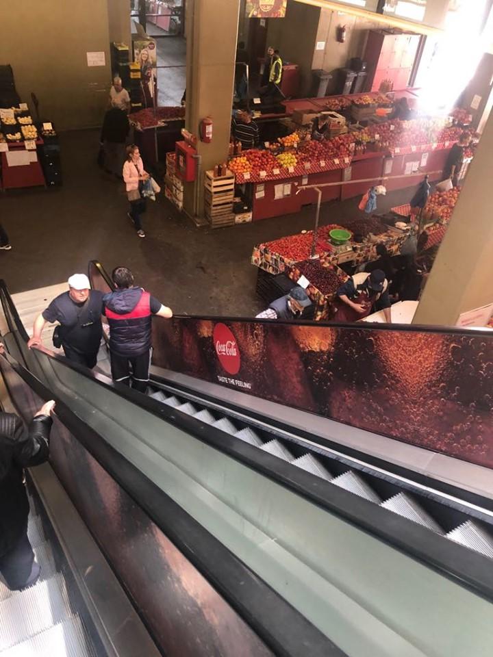 Alexandra a intrat într-un supermarket și a văzut cireșe pe un raft. Când s-a uitat cât costă, mai să leșine: Mai bine mai rabd sau iau niște portocale! FOTO 593321