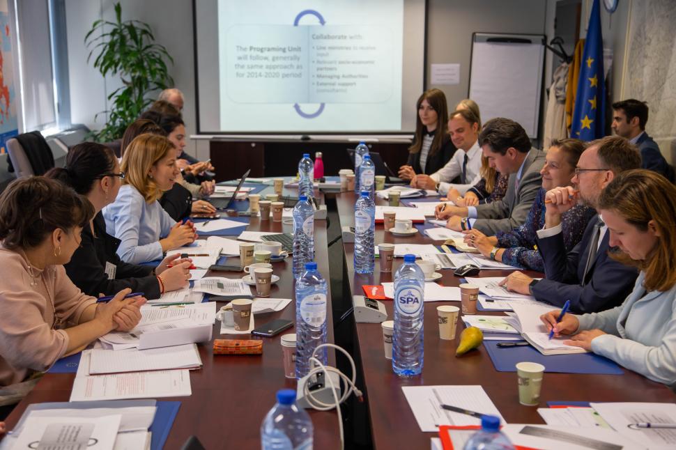 România, printre primele State Membre care au demarat negocierile tehnice cu Comisia Europeană privind viitoarele priorități de investiții din bani europen