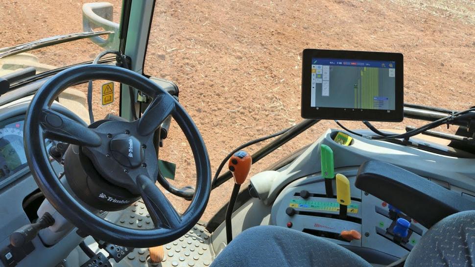 Cea mai mare fermă din Europa Agricost își mărește flota high-tech  594070