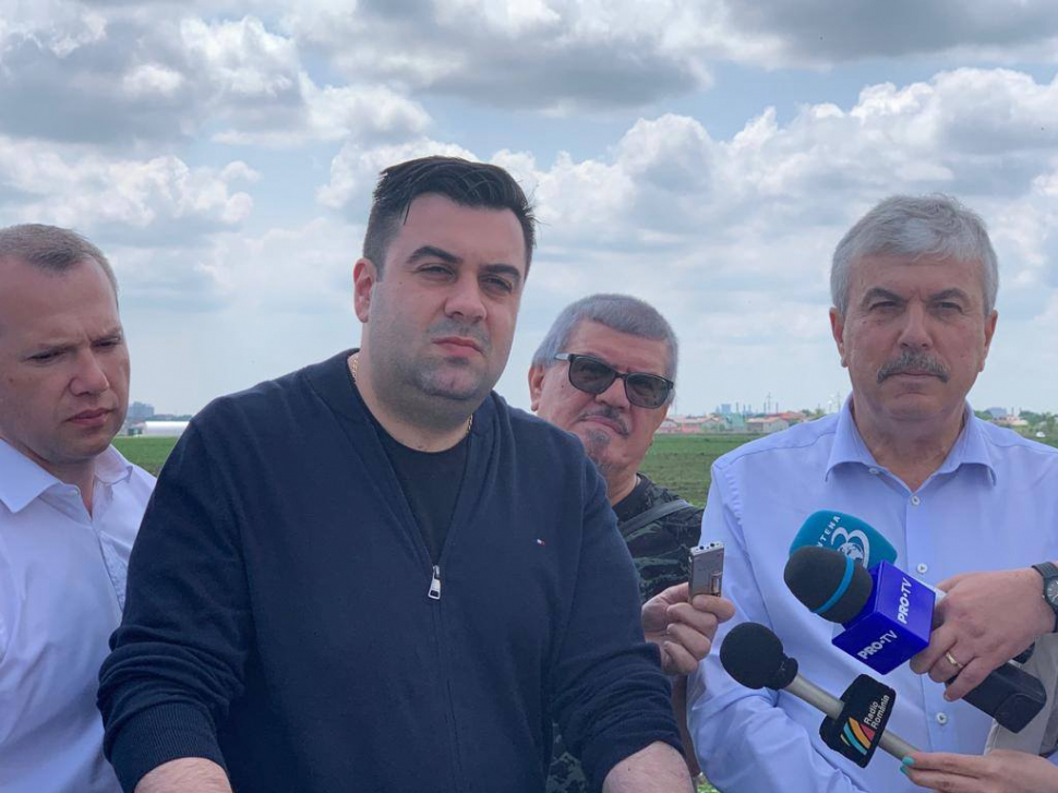 Ministrul Transporturilor, Răzvan Cuc, le promite gălățenilor un aeroport