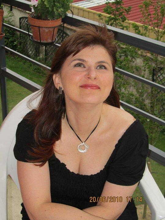 Monica avea 21 de ani, când i s-a spus că mai are doar o săptămână de trăit. De atunci au trecut 23 de ani, iar femeia a luat o decizie incredibilă 594484