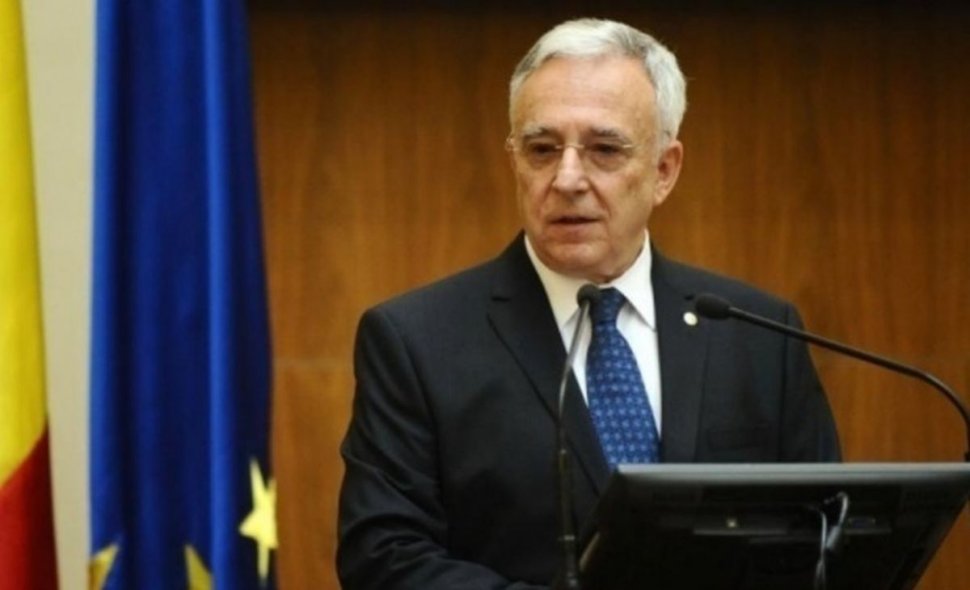 Bloomberg: Mugur Isărescu trebuie să decidă privind prelungirea mandatului la conducerea BNR
