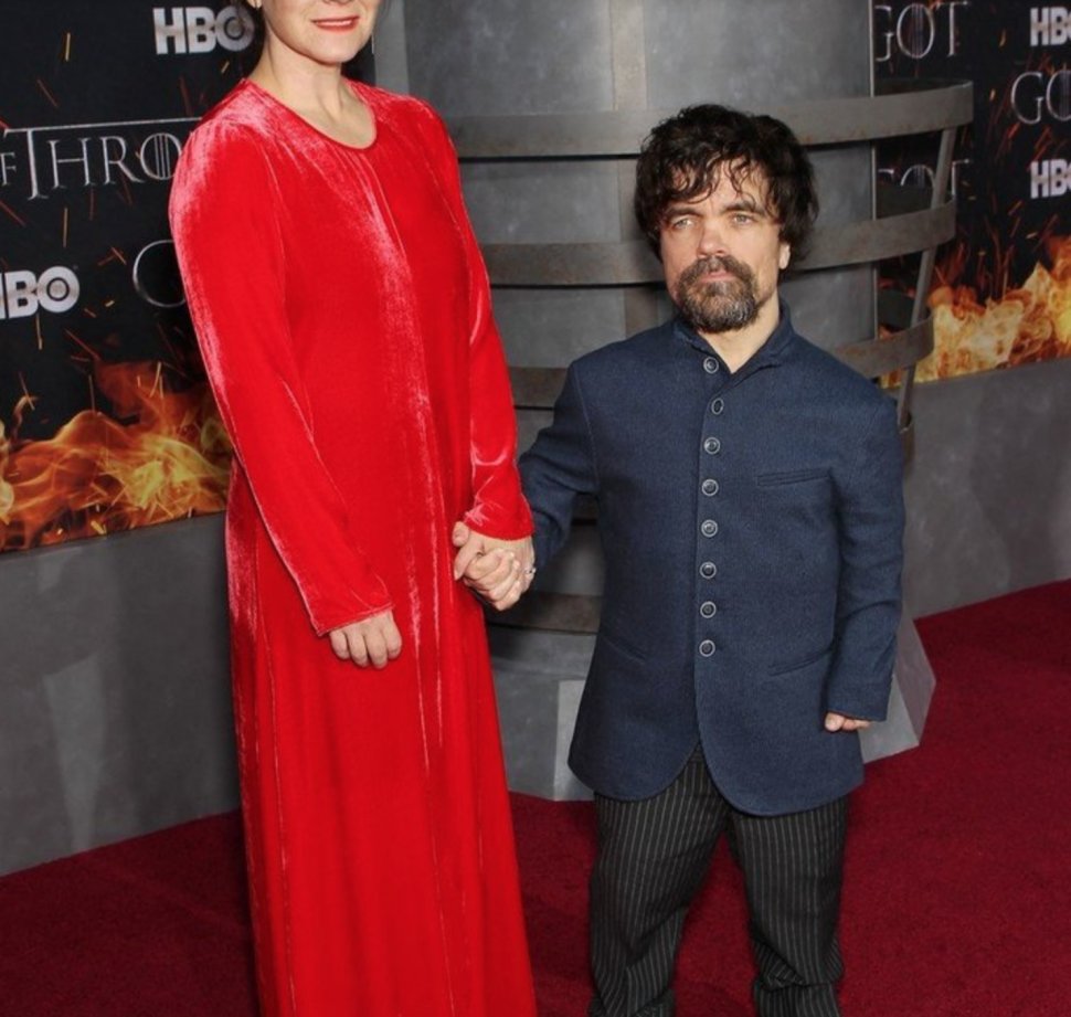 Cum arată soţia piticului din ”Game of Thrones”? E mult mai înaltă decât el şi a dat naştere a doi copii sănătoşi