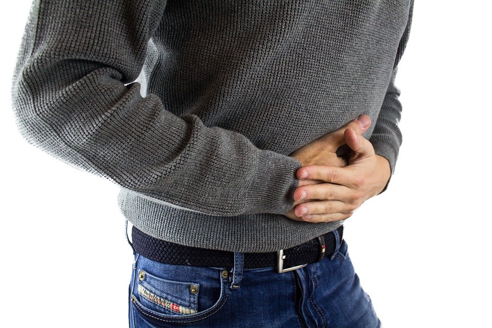 Cele mai frecvente simptome care anunță cancerul la colon