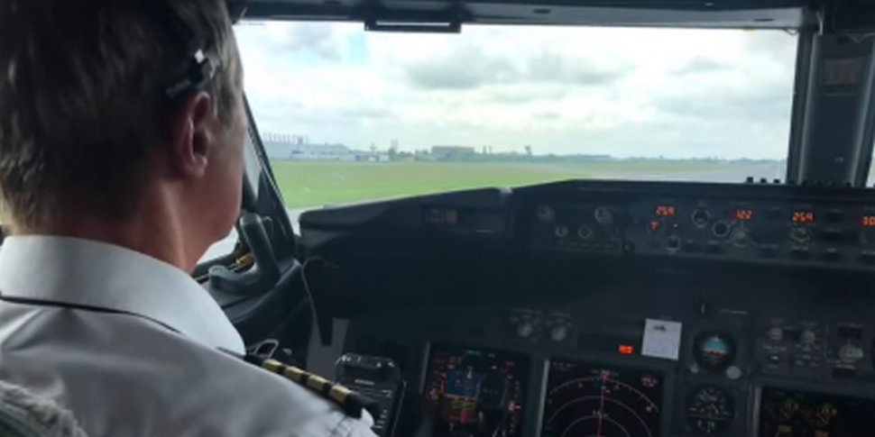 Cum arată o aterizare pe aeroportul Otopeni văzută din cabine piloților VIDEO