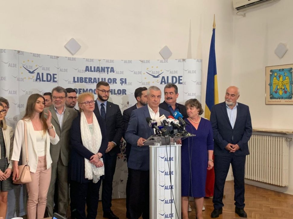 ALDE discută despre posibilitatea ieșirii de la guvernare