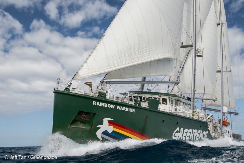 Nava Rainbow Warrior, în România pentru a atrage atenția asupra cauzelor schimbărilor climatice. Află cum o poți vizita