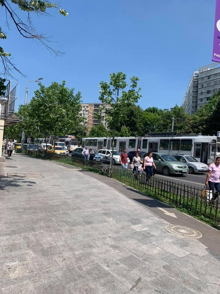 Tramvai în flăcări,  în zona Dristor din Capitală (FOTO-VIDEO) 596357