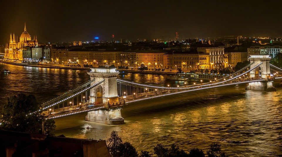 Tragedie la Budapesta. Șapte turiști morți și 19 dispăruți VIDEO