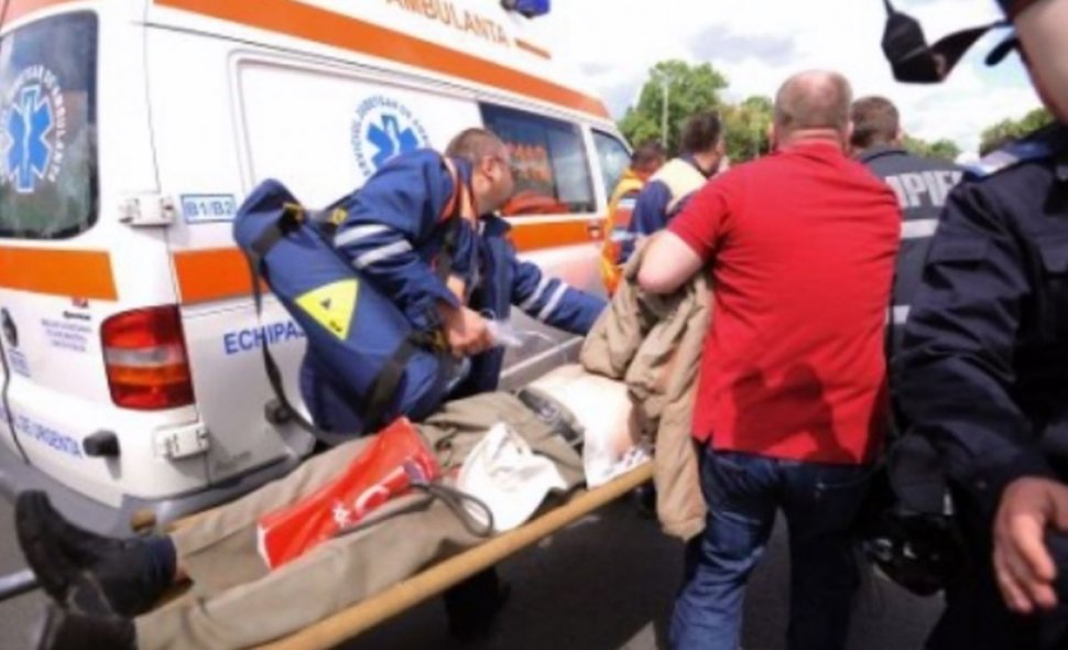 Accident în Sibiu: Trei persoane au fost rănite după ce două microbuze s-au ciocnit