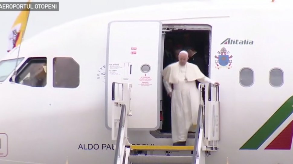 Gafă în momentul în care Papa Francisc a aterizat în România VIDEO