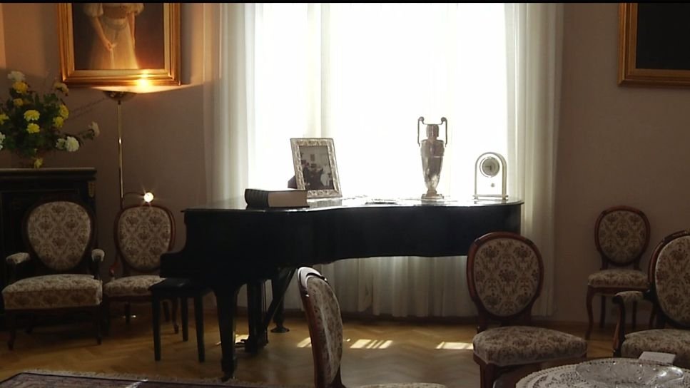 Unde va locui Papa Francisc la Bucureşti. Imagini cu Palatul din centrul Capitalei - VIDEO
