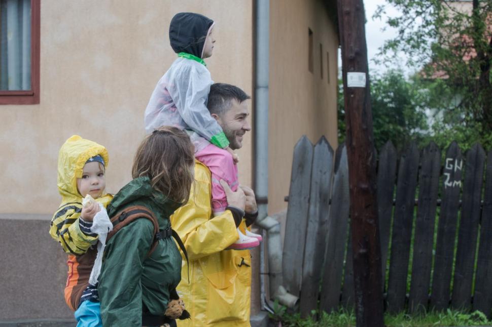 Papa Francisc, mesaj pentru români și maghiari: A peregrina semnifică provocarea de a descoperi şi de a transmite spiritul de a trăi împreună, de a nu ne fi teamă să ne amestecăm, de a ne întâlni şi de a ne ajuta 596953