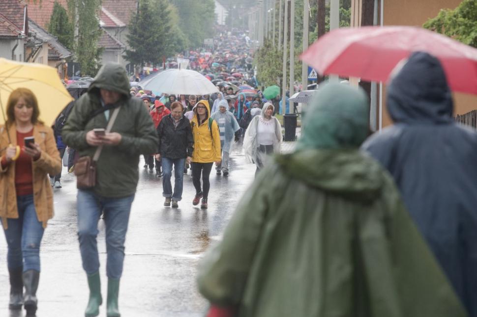 Papa Francisc, mesaj pentru români și maghiari: A peregrina semnifică provocarea de a descoperi şi de a transmite spiritul de a trăi împreună, de a nu ne fi teamă să ne amestecăm, de a ne întâlni şi de a ne ajuta 596954