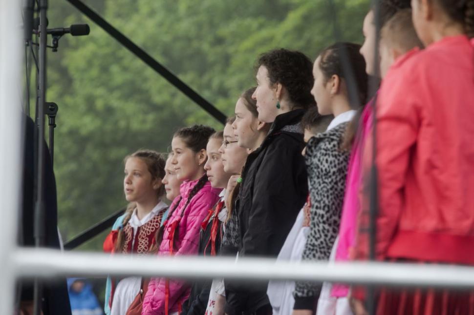 Papa Francisc, mesaj pentru români și maghiari: A peregrina semnifică provocarea de a descoperi şi de a transmite spiritul de a trăi împreună, de a nu ne fi teamă să ne amestecăm, de a ne întâlni şi de a ne ajuta 596959