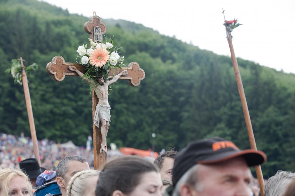 Papa Francisc, mesaj pentru români și maghiari: A peregrina semnifică provocarea de a descoperi şi de a transmite spiritul de a trăi împreună, de a nu ne fi teamă să ne amestecăm, de a ne întâlni şi de a ne ajuta 596971