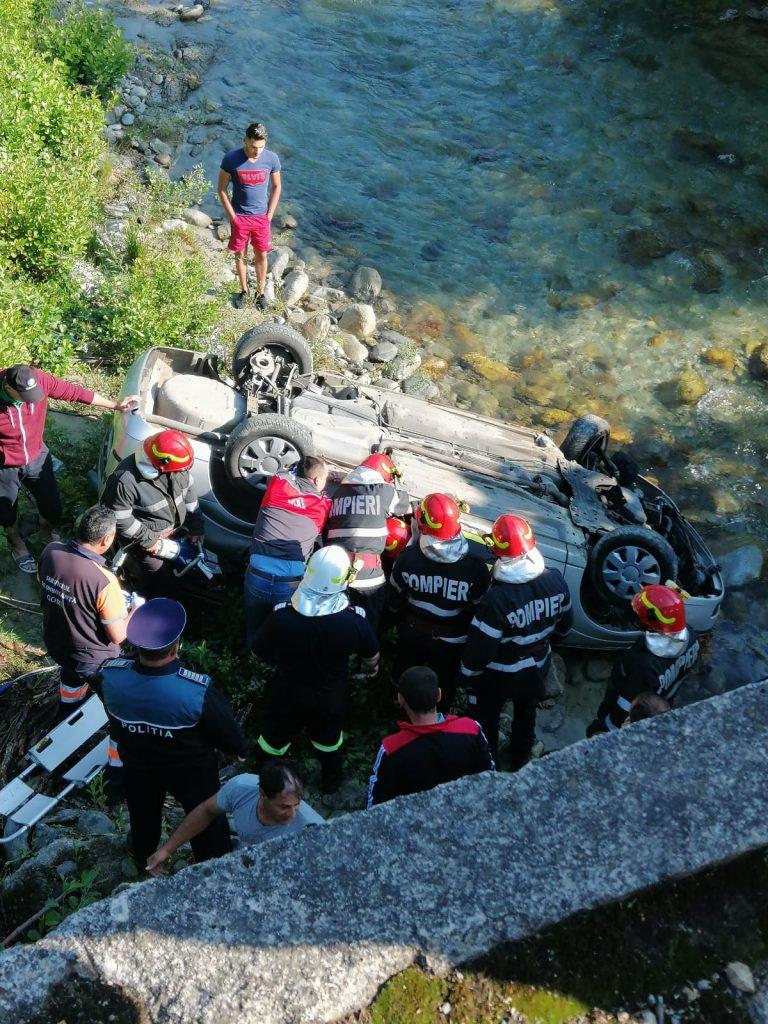 Accident teribil în Gorj. Trei bărbarți au murit, după ce mașina în care se aflau a căzut de pe pod în râul Gilort - VIDEO și FOTO 597080