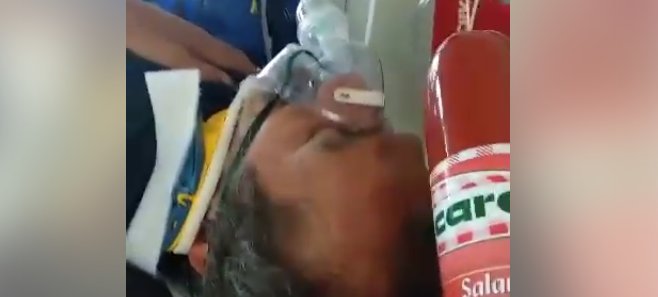 VIDEO. Un paramedic SMURD lovește cu un parizer în cap un pacient intubat în ambulanță