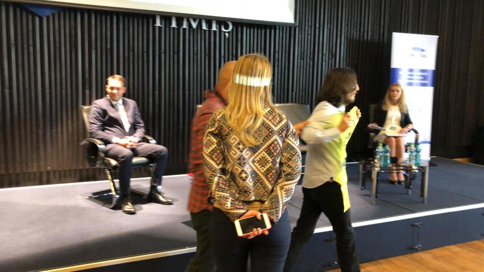 Greenpeace România somează Ministerul Energiei să renunțe la cărbune, prin două acțiuni inedite 597412