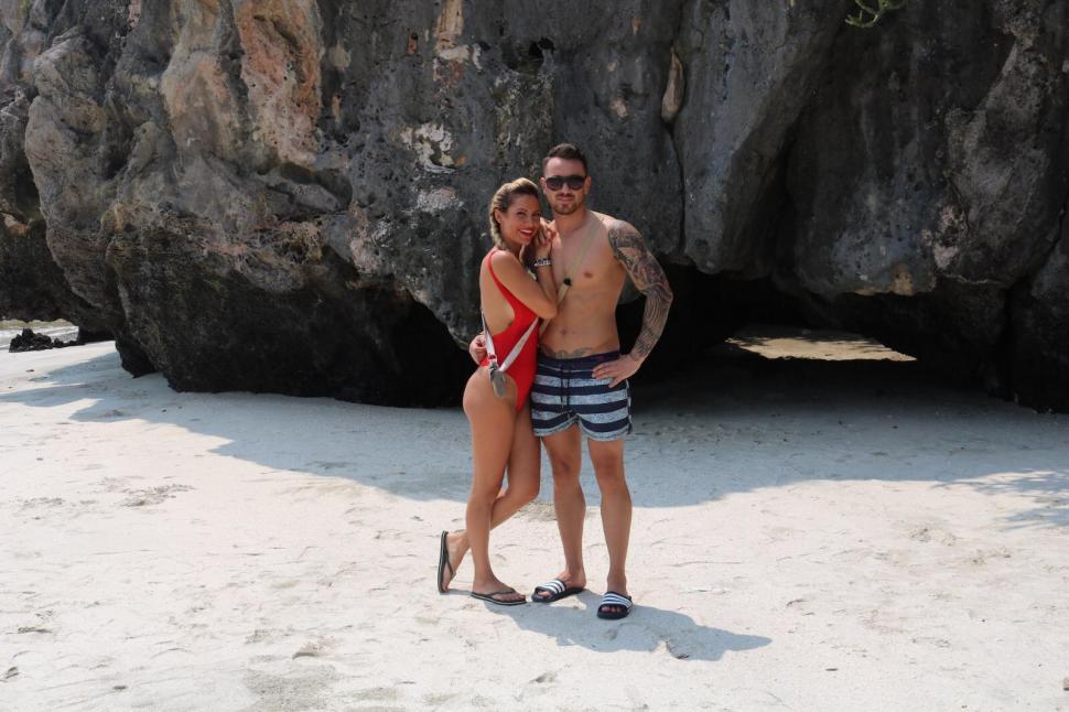 INSULA IUBIRII. Momente șocante surprinse cu un concurent. „Dar nu mai bine ne sărutăm?” 597530