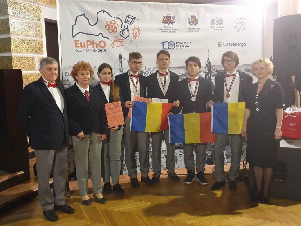 Elevii români au câștigat patru medalii la Olimpiada Europeană de Fizică