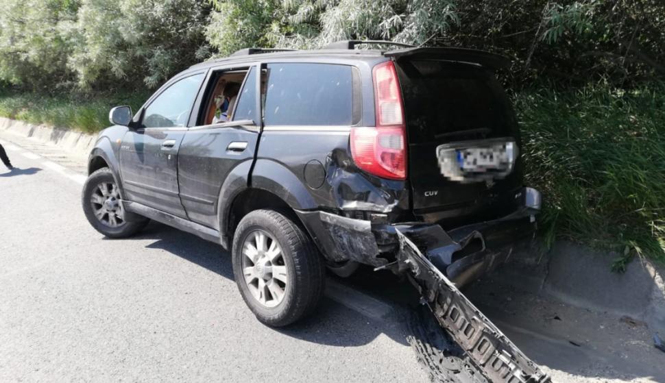 Mircea Băsescu, dus de urgență la spital! A fost implicat într-un accident rutier (FOTO) 597982