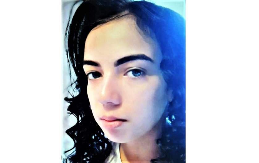 O adolescentă de 15 ani a dispărut de acasă, din Petroșani. Familia e disperată, nimeni mai știe nimic de ea de cinci zile