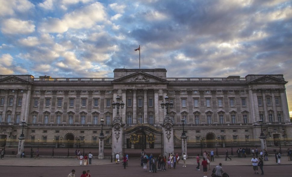 Casa Regală britanică este în căutarea unor noi angajaţi. Ce salarii oferă