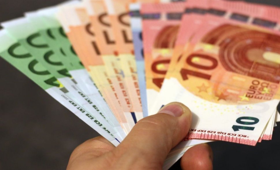 CURS VALUTAR 14 iunie. Euro a urcat spre 4,73 lei. Aurul, la cel mai ridicat nivel din ultimii șase ani