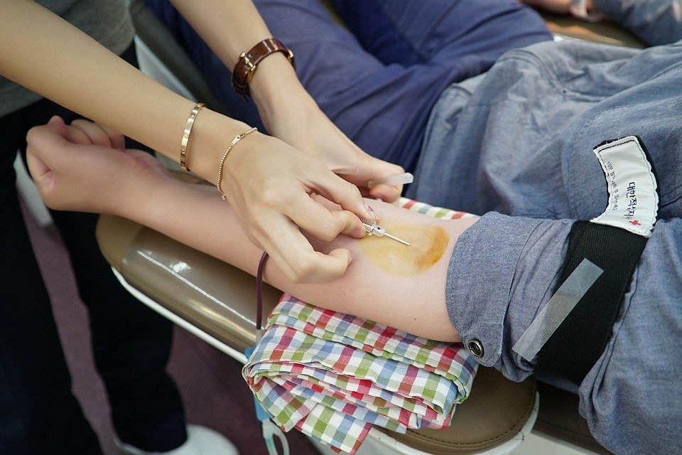 Donarea de sânge ne face mai sănătoși - Explicația medicilor