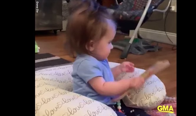 Are șapte luni, dar copilul nu răspunde deloc la numele său. Motivul din spate este extrem de trist (VIDEO)