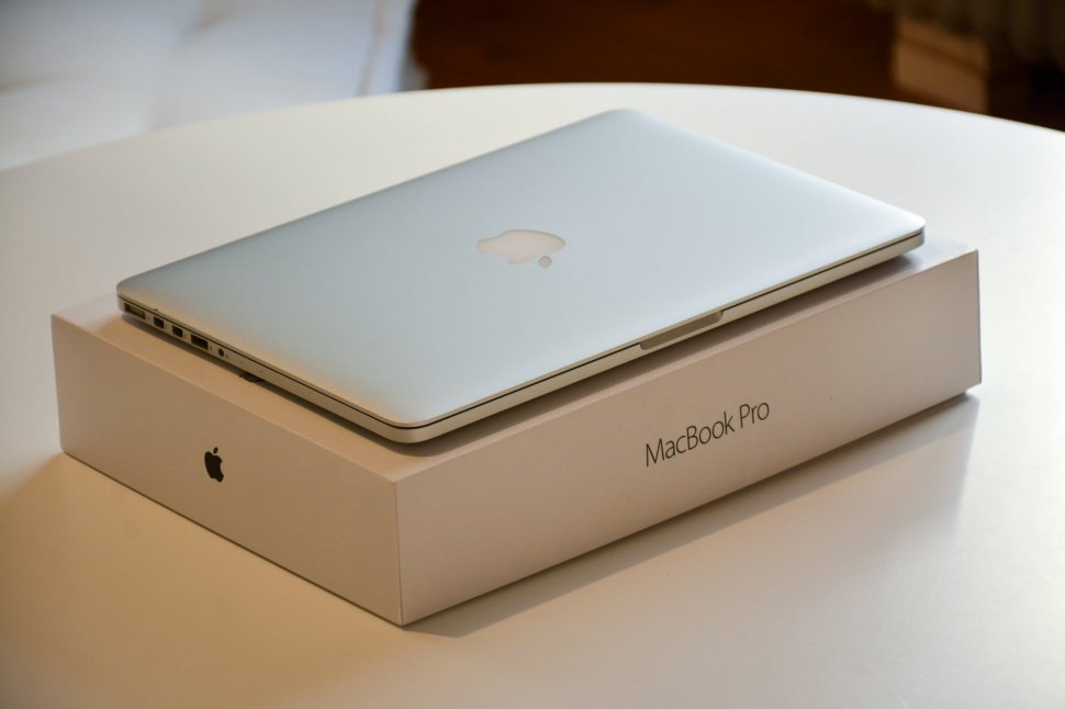 Anunț șocant făcut de Apple! Laptopurile Macbook Pro, supuse riscului de supraîncălzire. Ce recomandă compania