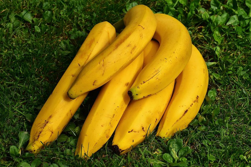 Chinezii au început să cumpere banane în cantități record. Care e motivul