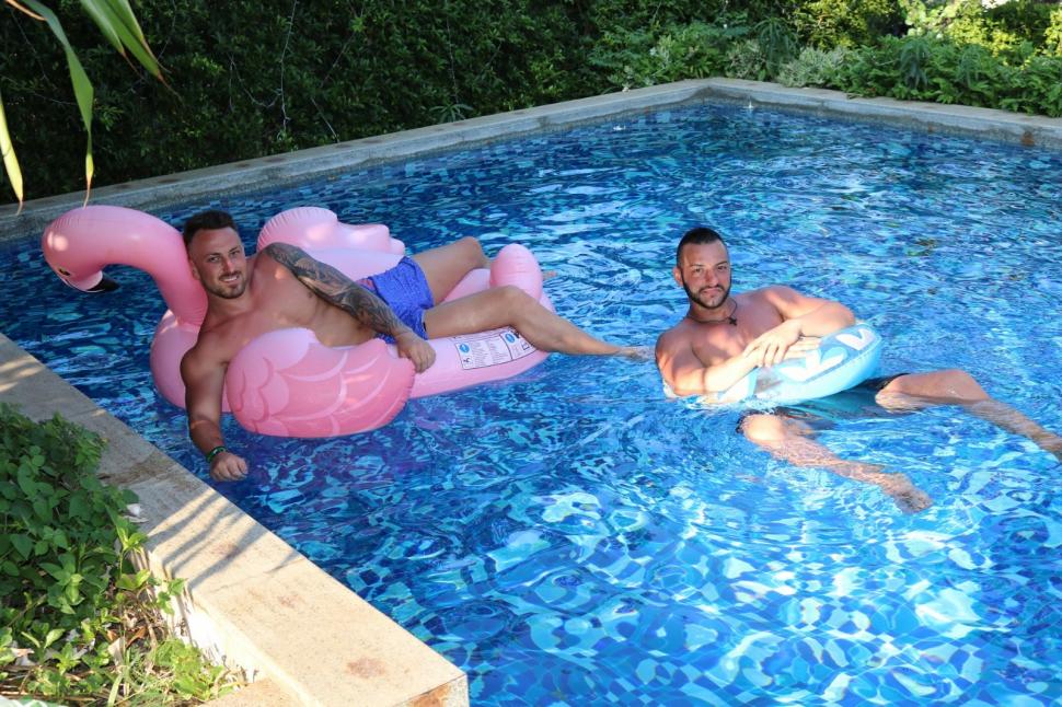 INSULA IUBIRII. Propunere șocantă în showul TV. Măștile concurenților cad rând pe rând 601420