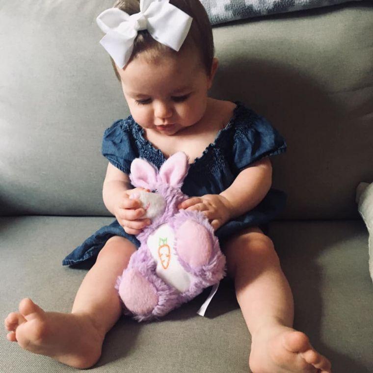 Mama a observat că îi apăruse fiicei o pată neagră în cerul gurii! A dus-o de urgență la spital - Medicii credeau că este semn din naștere. Ce au descoperit apoi o să alarmeze toți părinții 601825