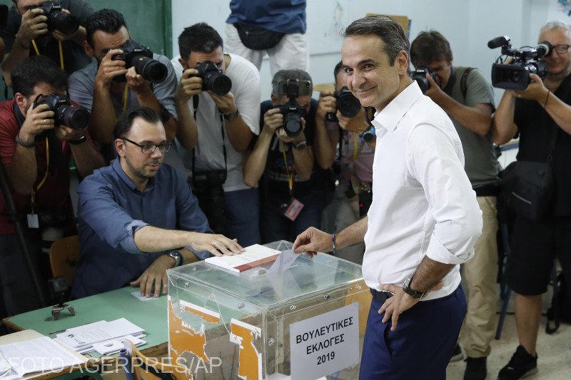 Noua Democraţie a câştigat alegerile din Grecia, potrivit sondajului la ieşirea de la urne