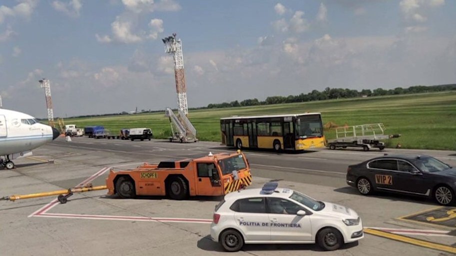 Accident pe Aeroportul Otopeni. Patru persoane au fost rănite