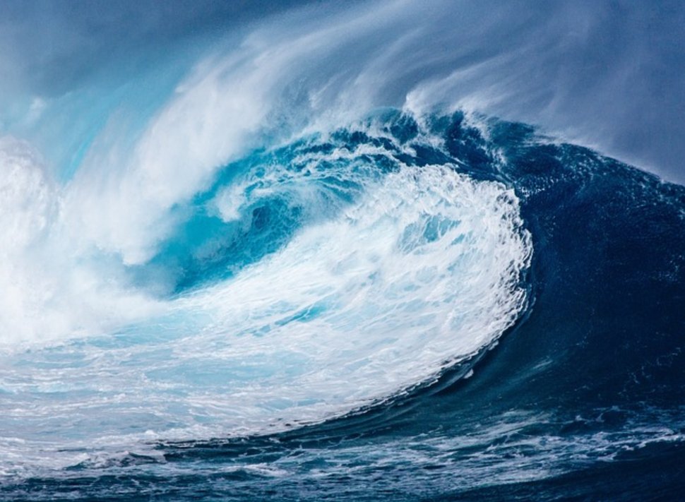Valuri tsunami de cinci metri în Marea Neagră