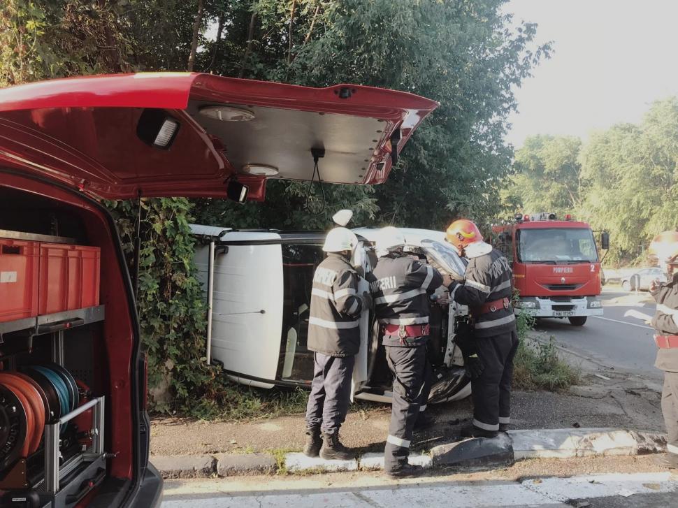 Accident pe Aleea Fabricii de Zahăr din Giurgiu. Trei persoane sunt rănite  605656