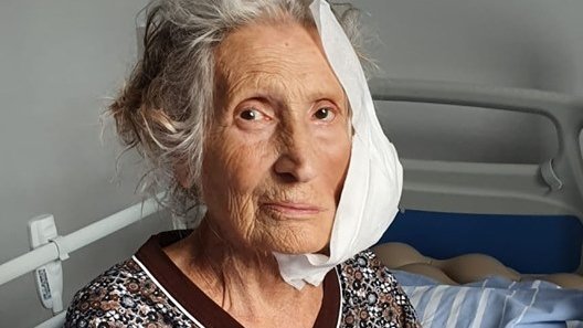 Intervenție uimitoare la Spitalul Universitar de Urgență București. O pacientă de 95 de ani a reușit să scape de o tumoră gigant - FOTO