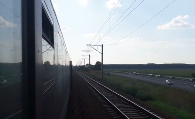 Tren plin de călători, blocat pe câmp între Fetești și Cernavodă