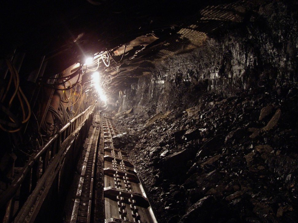 Panică lângă Deva. Oamenii sunt speriați de exploatarea mineră. Compania va folosi cianură și substanțe toxice care pot afecta mediul