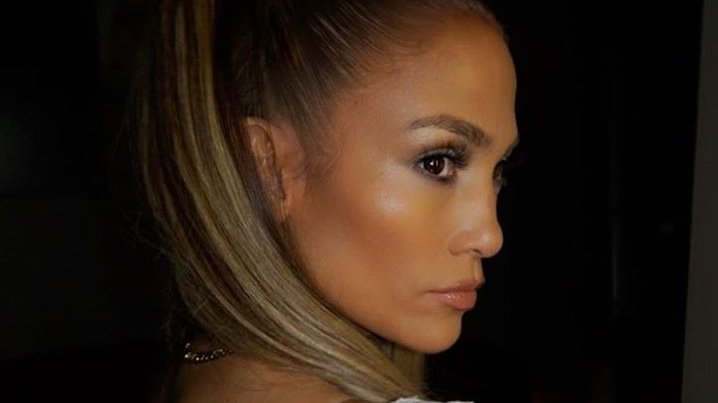 Jennifer Lopez arată senzațional la 50 de ani