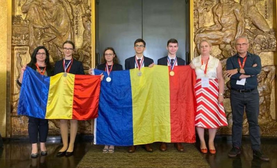 Succes răsunător pentru elevii români. O medalie de aur şi trei medalii de argint, obţinute la Olimpiada Internaţională de Chimie