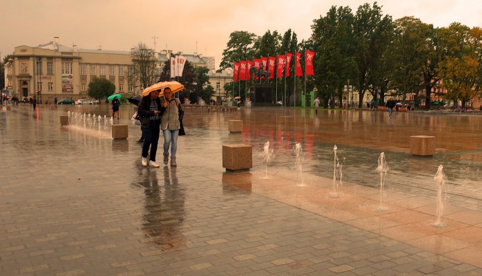 Cod galben de ploi și grindină în București