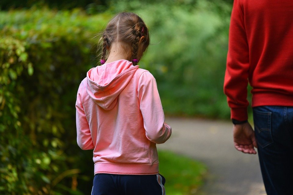 Caz revoltător în Constanța. O fetiță de 5 ani a fost agresată sexual într-o excursie