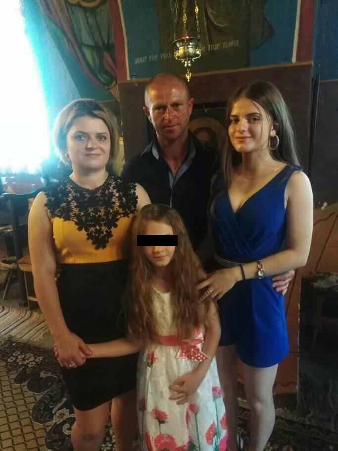 Aceasta este ultima poză a Alexandrei Măceșanu împreună cu familia sa - FOTO 609173