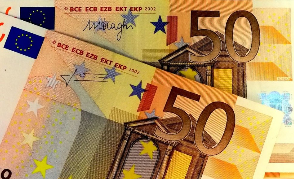 CURS VALUTAR 8 august. Euro a coborât spre 4,73 lei