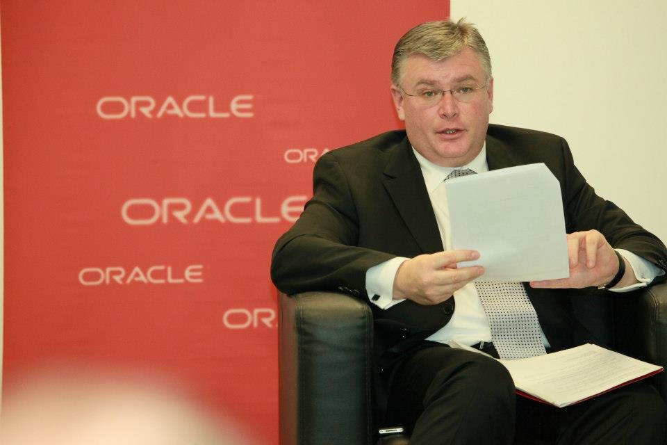 Directorul Oracle România, acuzat că a luat mită. Sorin Mîndruţescu și-a plătit cauțiune de 500 de mii de euro cu un imobil din București