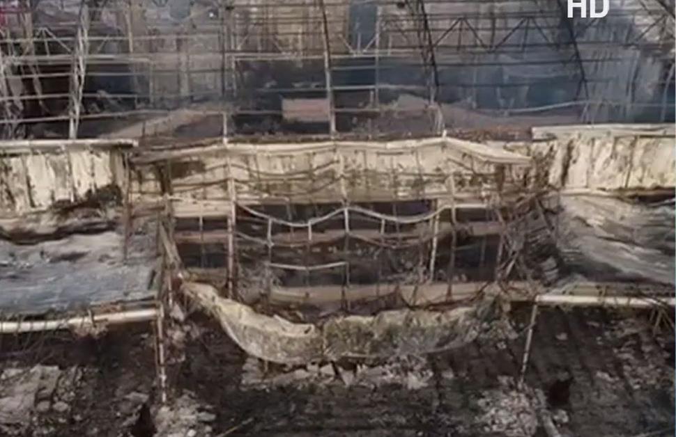 Noi imagini de la incendiul care a distrus fostul club Bamboo din Mamaia. Localul s-a făcut scrum 609713